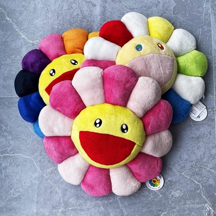 正品现货 日本村上隆 太阳花抱枕 小花 靠枕玩偶毛绒玩具礼物坐垫