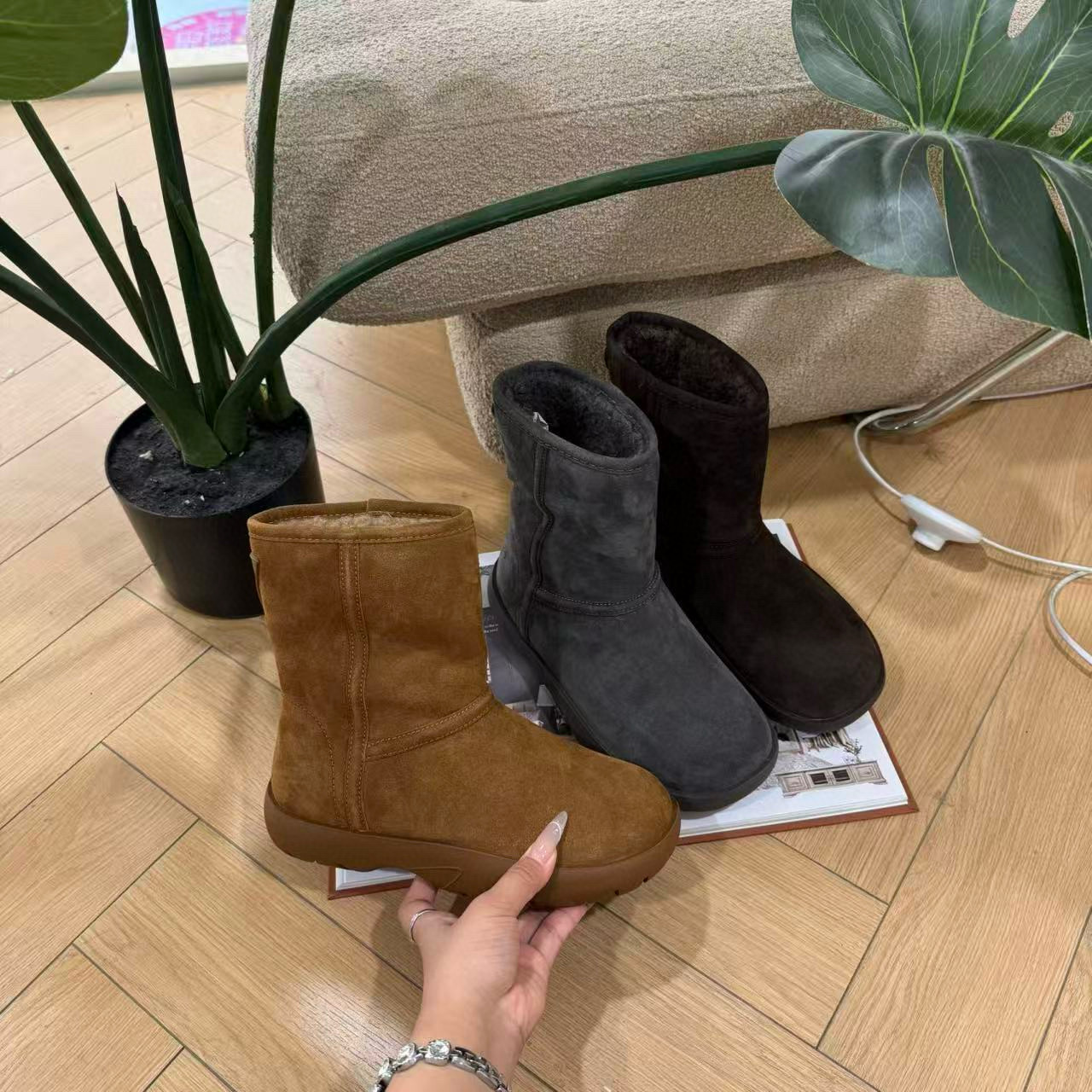 米新款2025冬真皮内增高加绒短靴保暖毛毛鞋雪地靴马丁靴舒适女靴