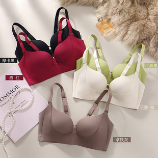 情芬兰6137内衣女加厚款小胸聚拢显大无痕骨调整型文胸罩性感光面