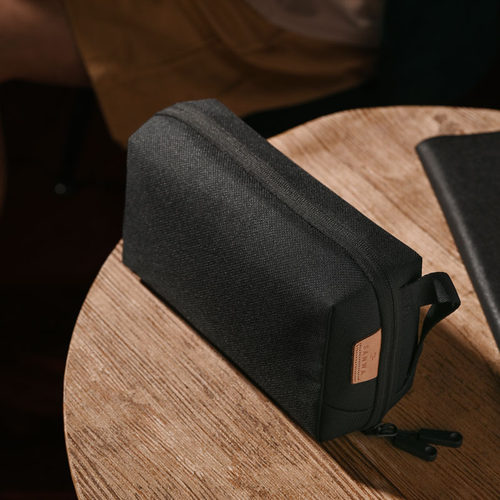 日本山业数码收纳包涤纶材质