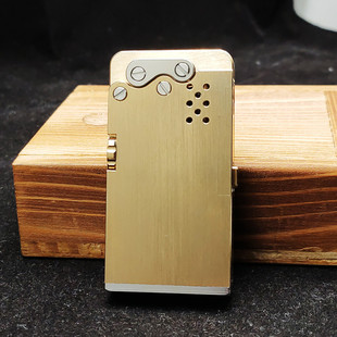 纯铜手工四代龙舌煤油打火机拿骚自动弹射一键启动机械战甲防风