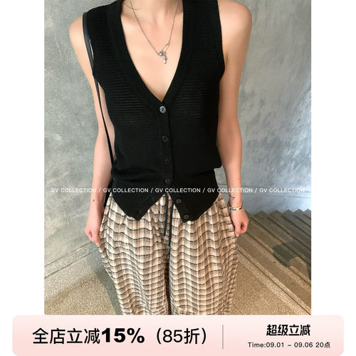 纽扣v领棒针简约针织背心马甲