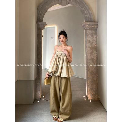 初夏俏皮设计感花苞吊带上衣