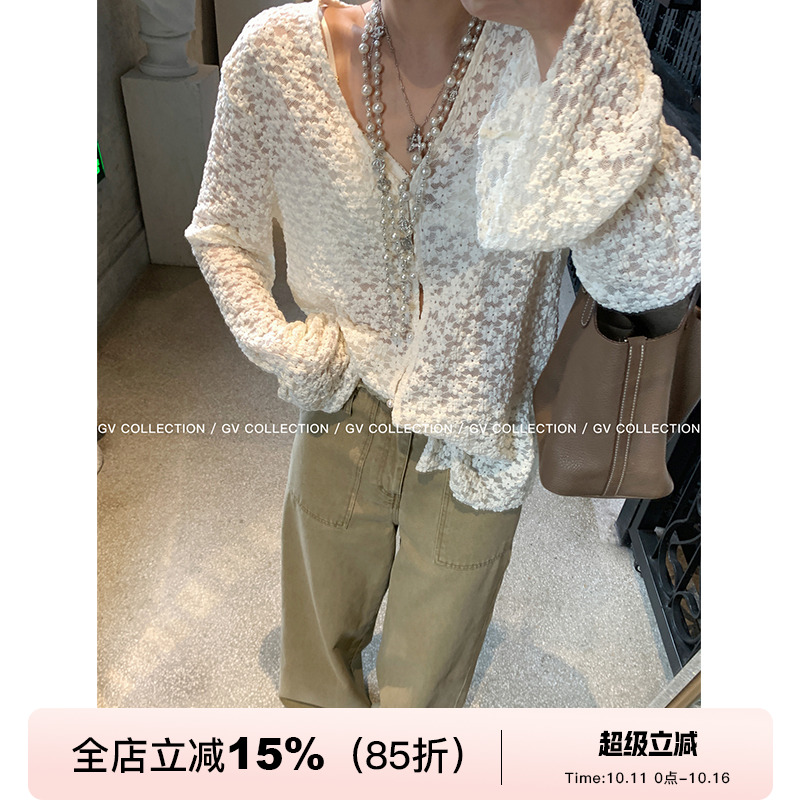 GV大白哥 慵懒且浪漫 立体微透新中式蕾丝上衣衬衫简约V领小衫女