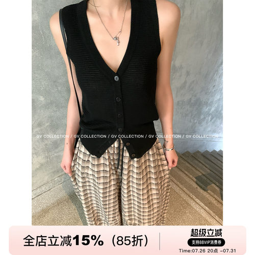 纽扣v领棒针简约针织背心马甲