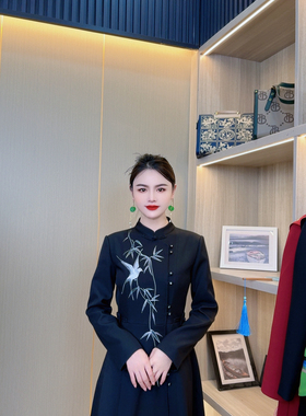 高风亮节~2025早春新中式圆领盘扣竹叶刺绣伞状连衣裙25199