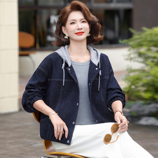 中年妈妈休闲牛仔外套女2026新款中老年人春秋装宽松减龄气质夹克