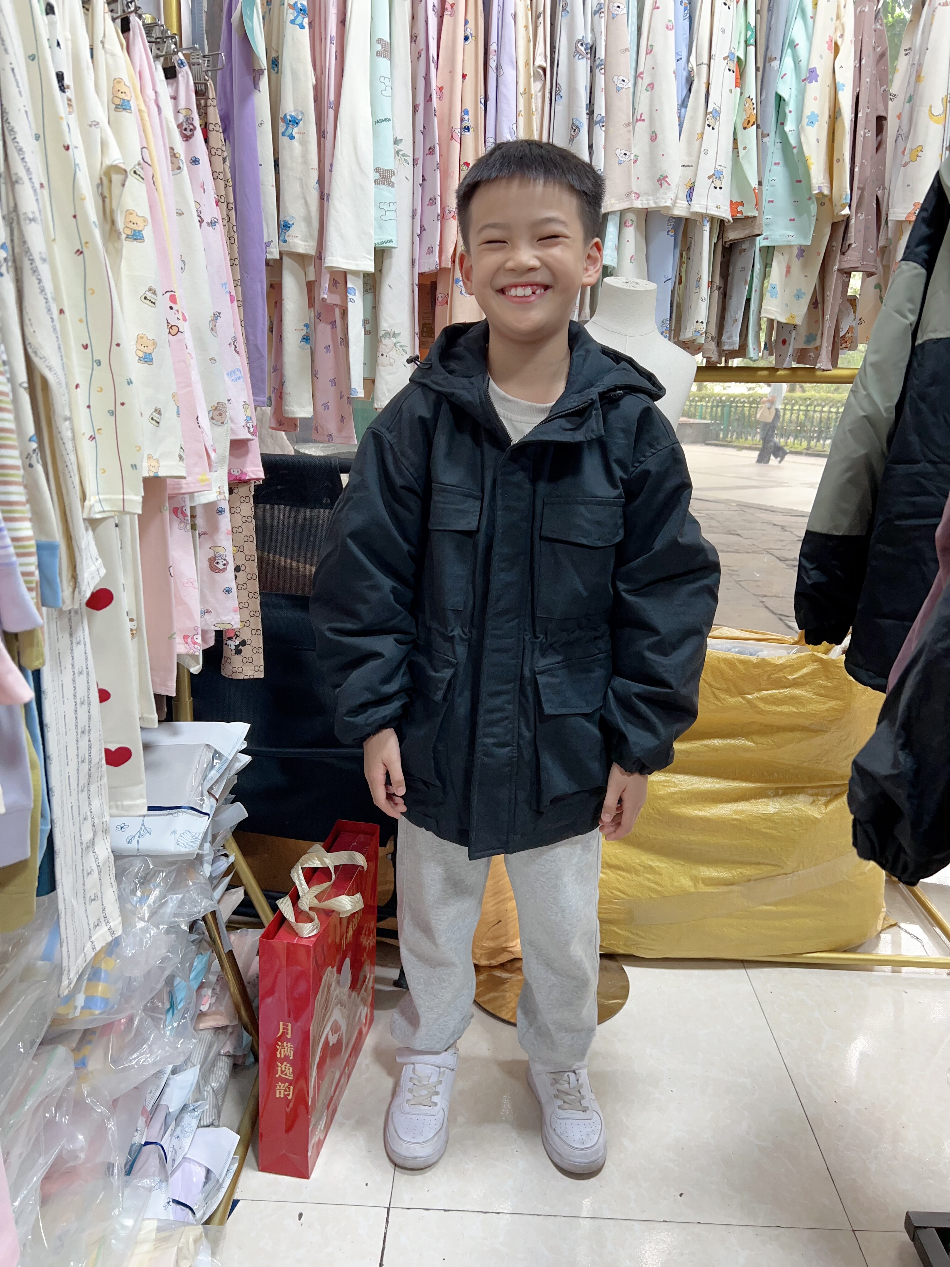 2025壮壮虎两只小猪男女童韩系棉布工装戴帽黑色二棉外套120码