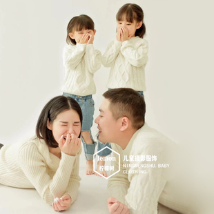 圣诞新年装全家福纪实风高端针织高弹力四口白色毛衣亲子套装简约