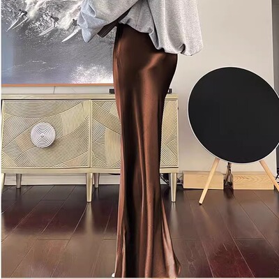缎面长款鱼尾裙春夏时尚