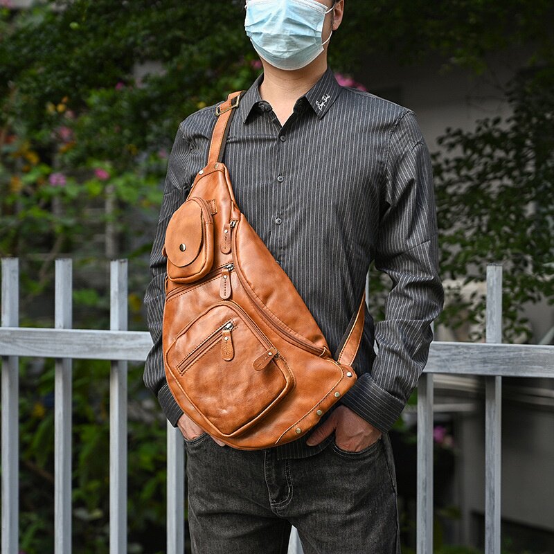 秋冬欧美男士树膏皮复古胸包手工大容量单肩包多功能个性真皮