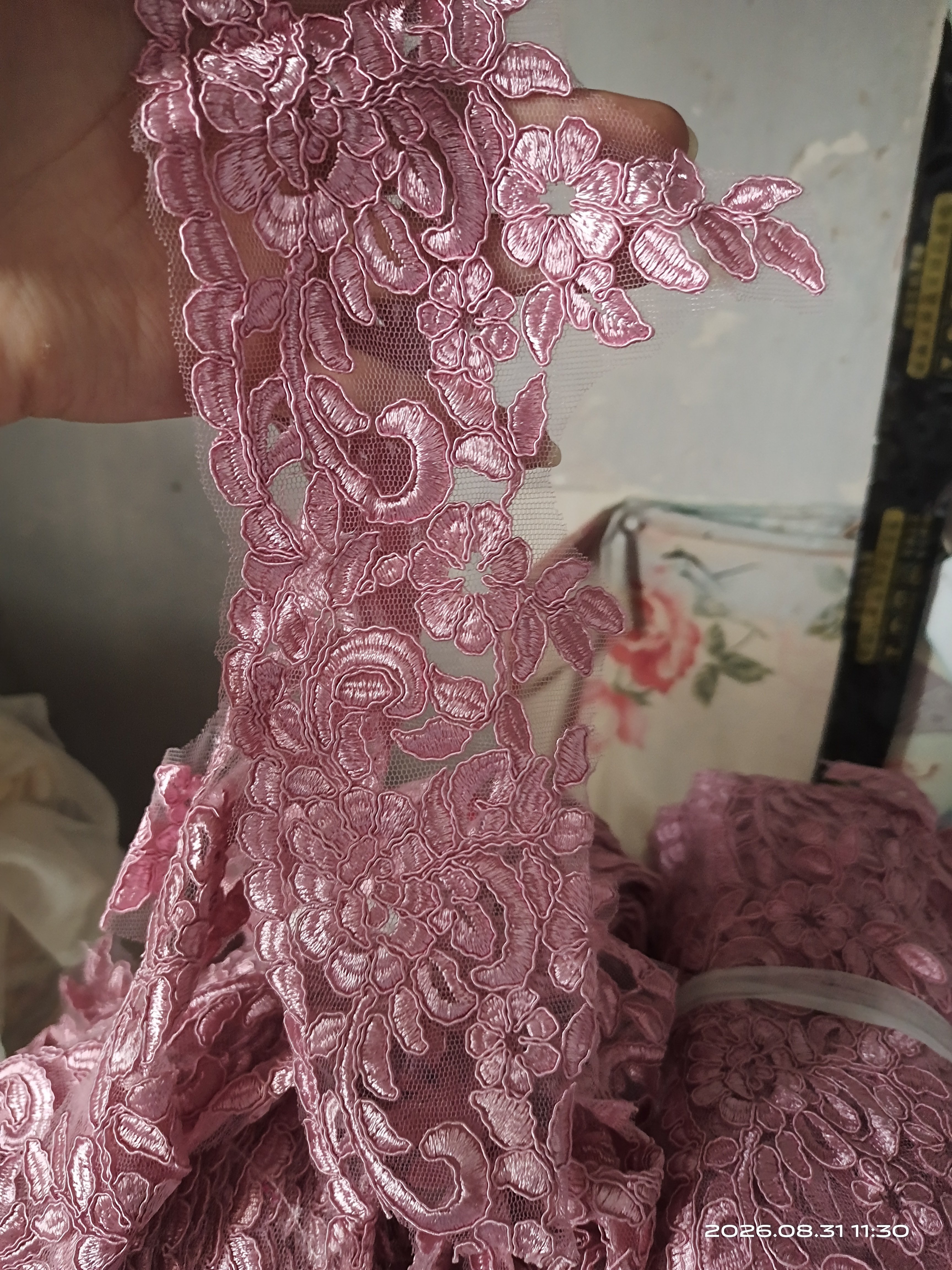粉粉紫单边网纱车骨刺绣花边服装服饰辅料裙装芭比发饰称斤一斤