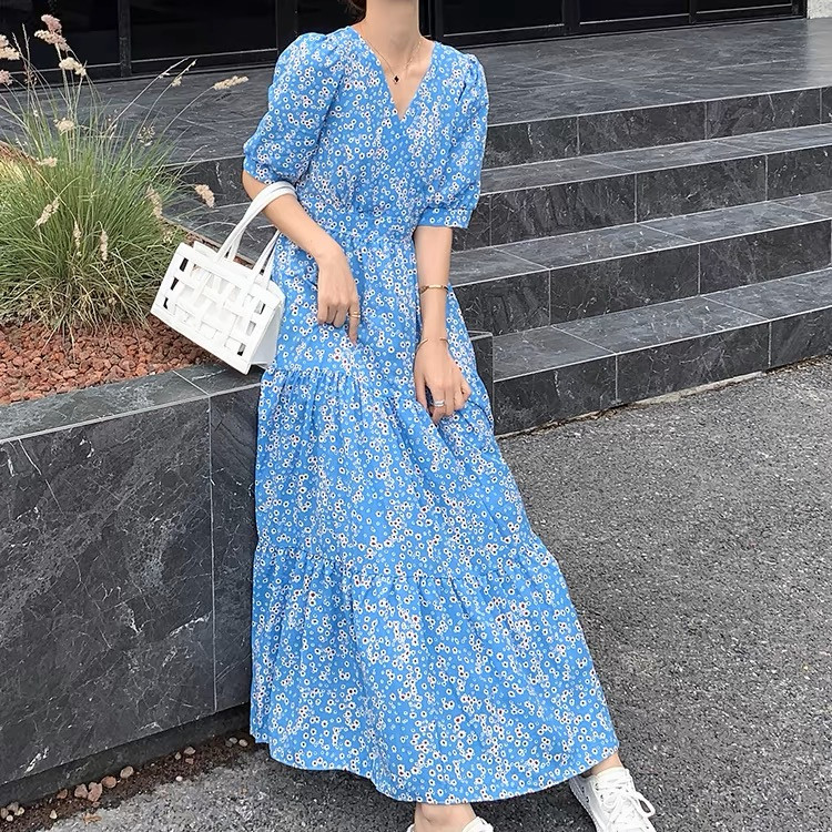 蓝色碎花连衣裙女超长款及踝2024夏新款法式复古雪纺V领短袖长裙