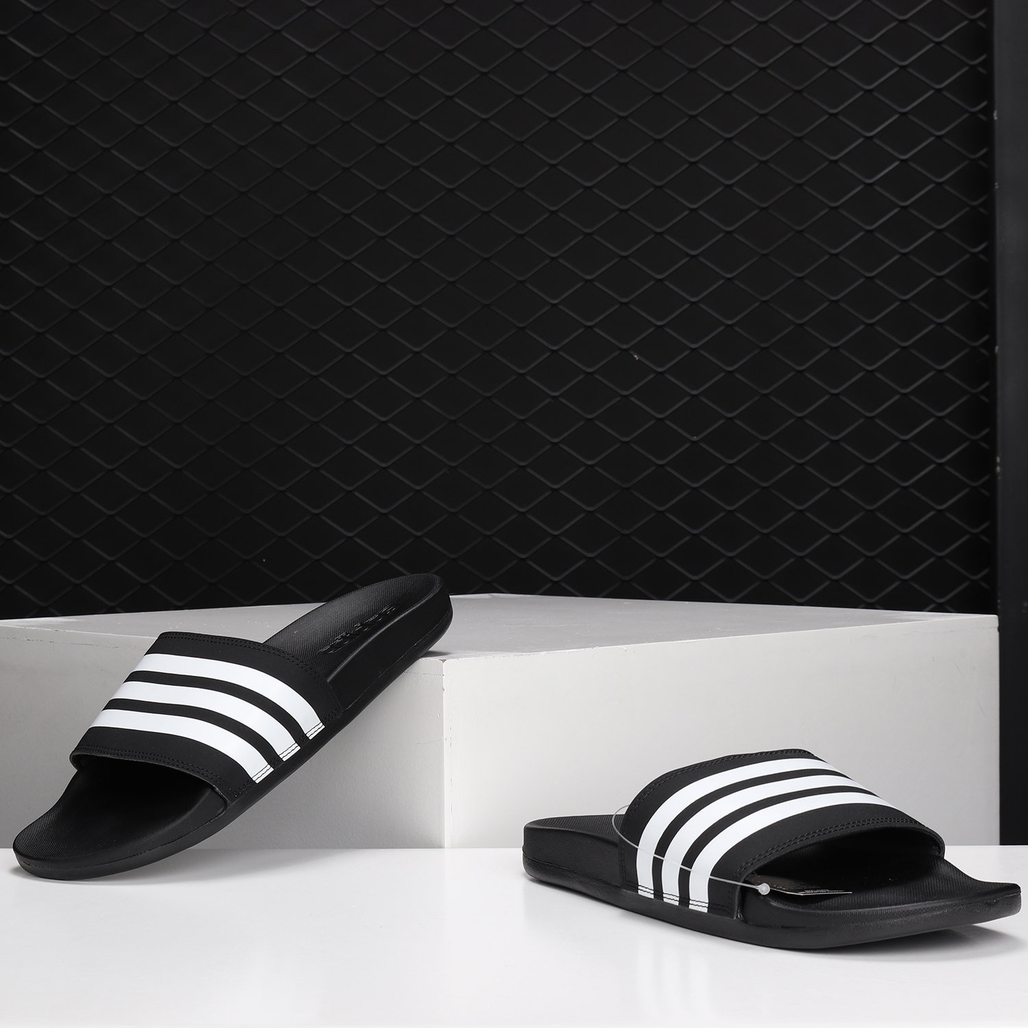 Adidas/阿迪达斯正品 ADILETTE COMFORT 男子休闲运动拖鞋AP9971