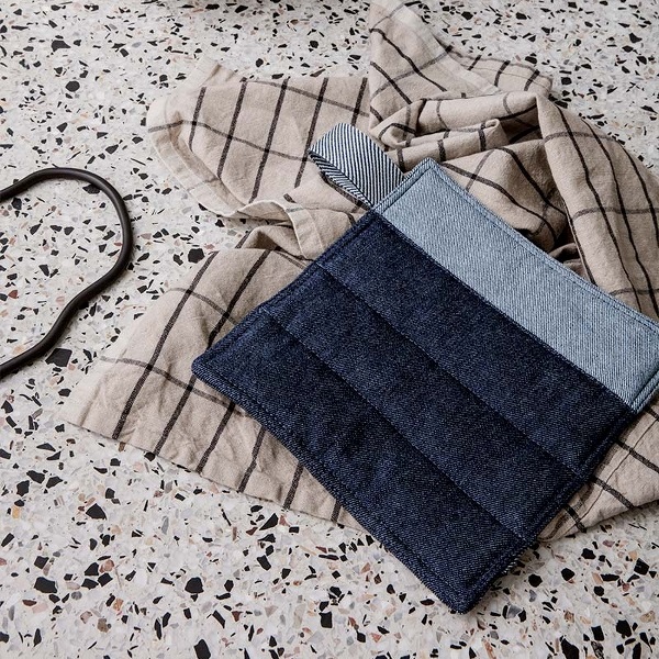 丹麦fermliving烤箱手套隔热垫