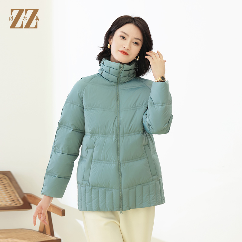 经典时尚高领短款羽绒服