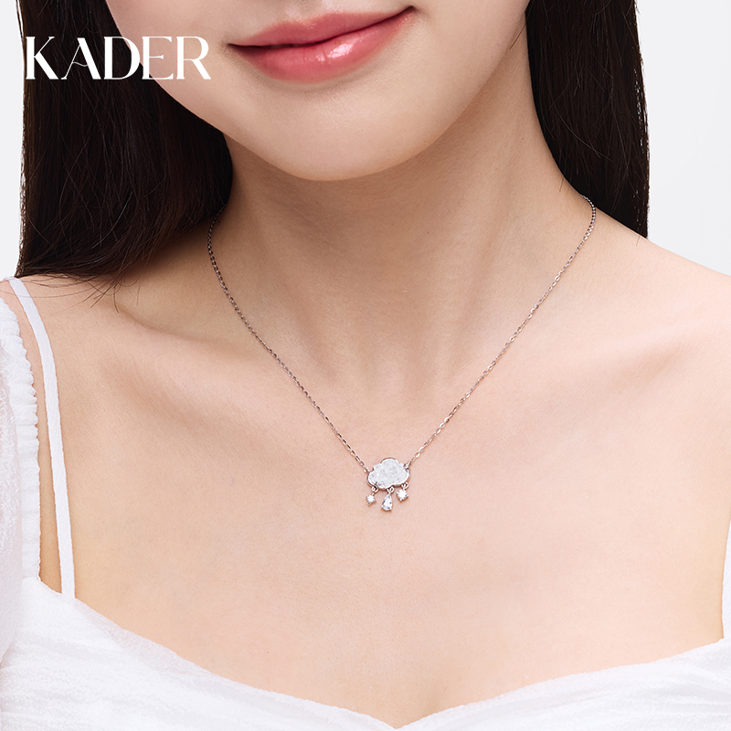 卡蒂罗夜光冰晶云朵项链女925银小众设计感锁骨链生日礼物送女友