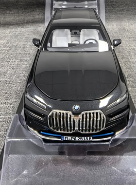 BMW宝马原厂 精品i7车模生日礼物1:18汽车模型仿真合金摆件玩具车