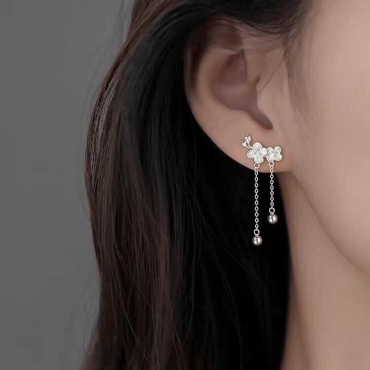 花朵耳钉新款2024爆款中国风梅花耳饰流苏文艺复古纯银耳环女