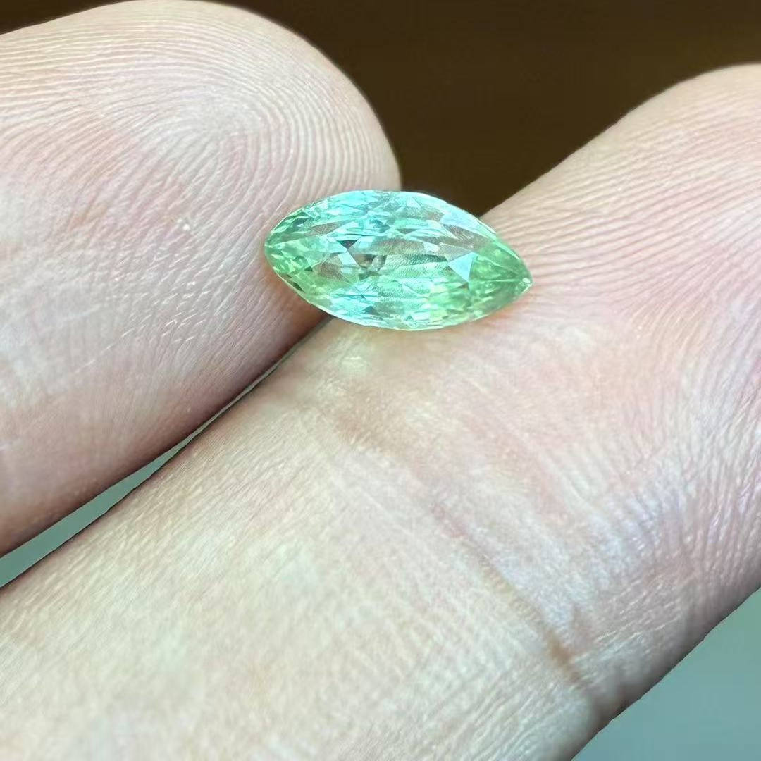 先恩尼 钒金绿稀有小众宝石 气质侯爵马眼 1ct 可定制