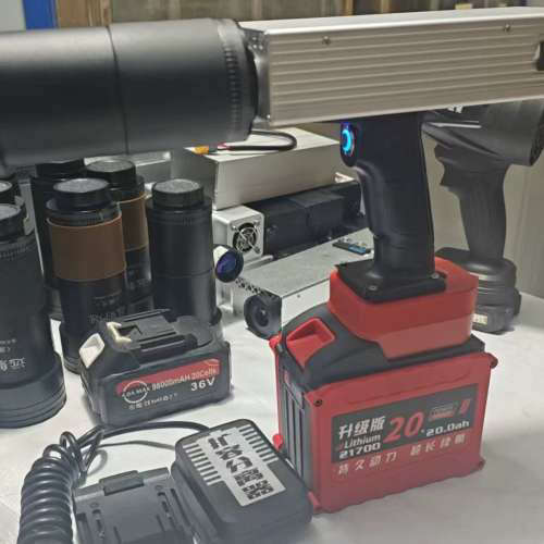 议价-500w大功率激光泵浦源，铝合金外壳手持清障仪，配备20节2