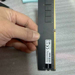 议价-雷克沙16GB DDR4内存条，3200频率，几乎全新。因升
