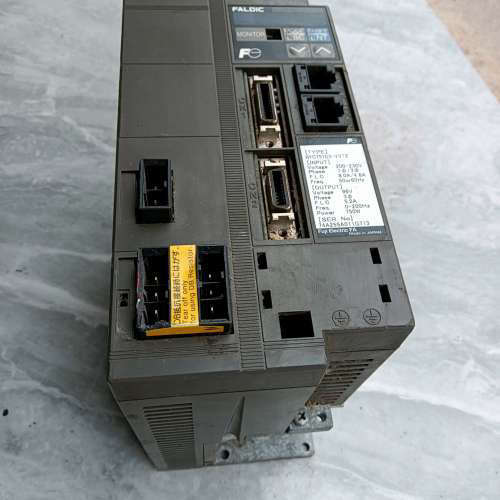 议价-富士RYC751C3-VVT2   220V    750W