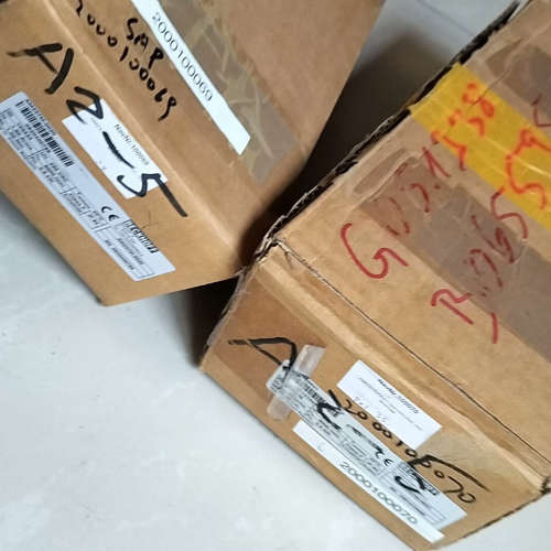 议价-倍福伺服电机AM237M-0021 全新两件实物如图，还剩一