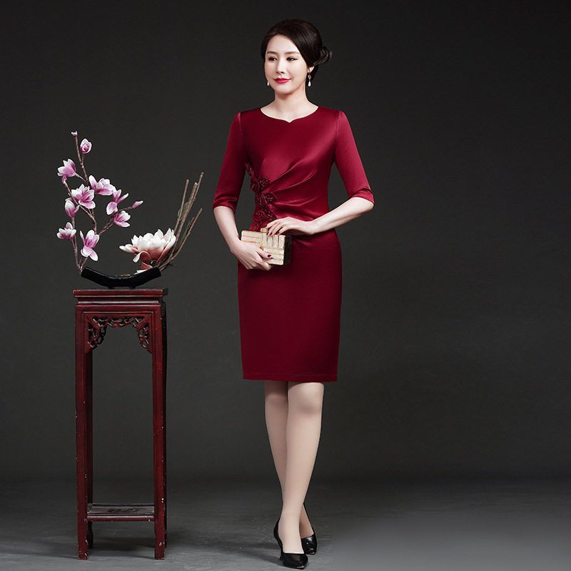 奕雯连衣裙礼服缎2022婚礼喜婆婆复古装年醋酸妈妈装婚宴新款改良