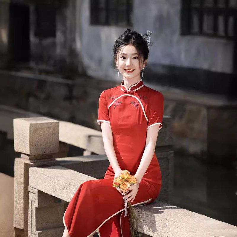 韵格礼服裙日常春季订婚旗袍可穿红色设计感2024新中式敬酒服新娘