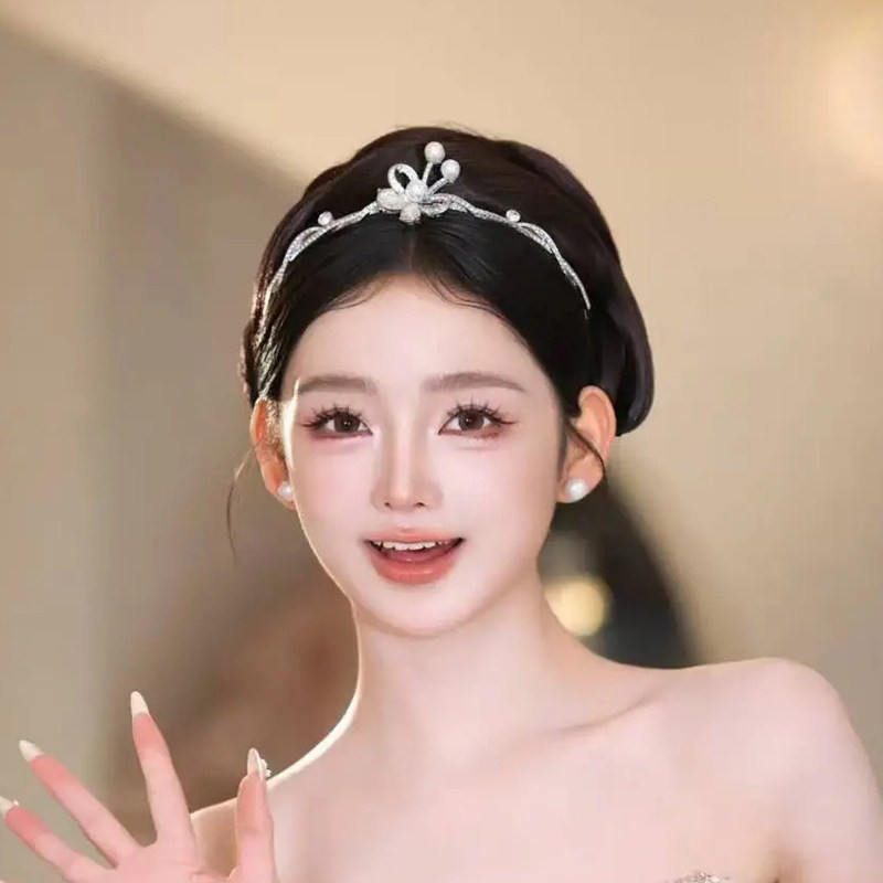 新款头饰公主新娘皇冠结婚超仙精致头冠婚纱发饰王冠生日饰品配饰