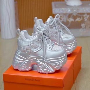 黑色内厚底老爹鞋女鞋2025新款秋冬加绒小个子显脚小运动鞋子