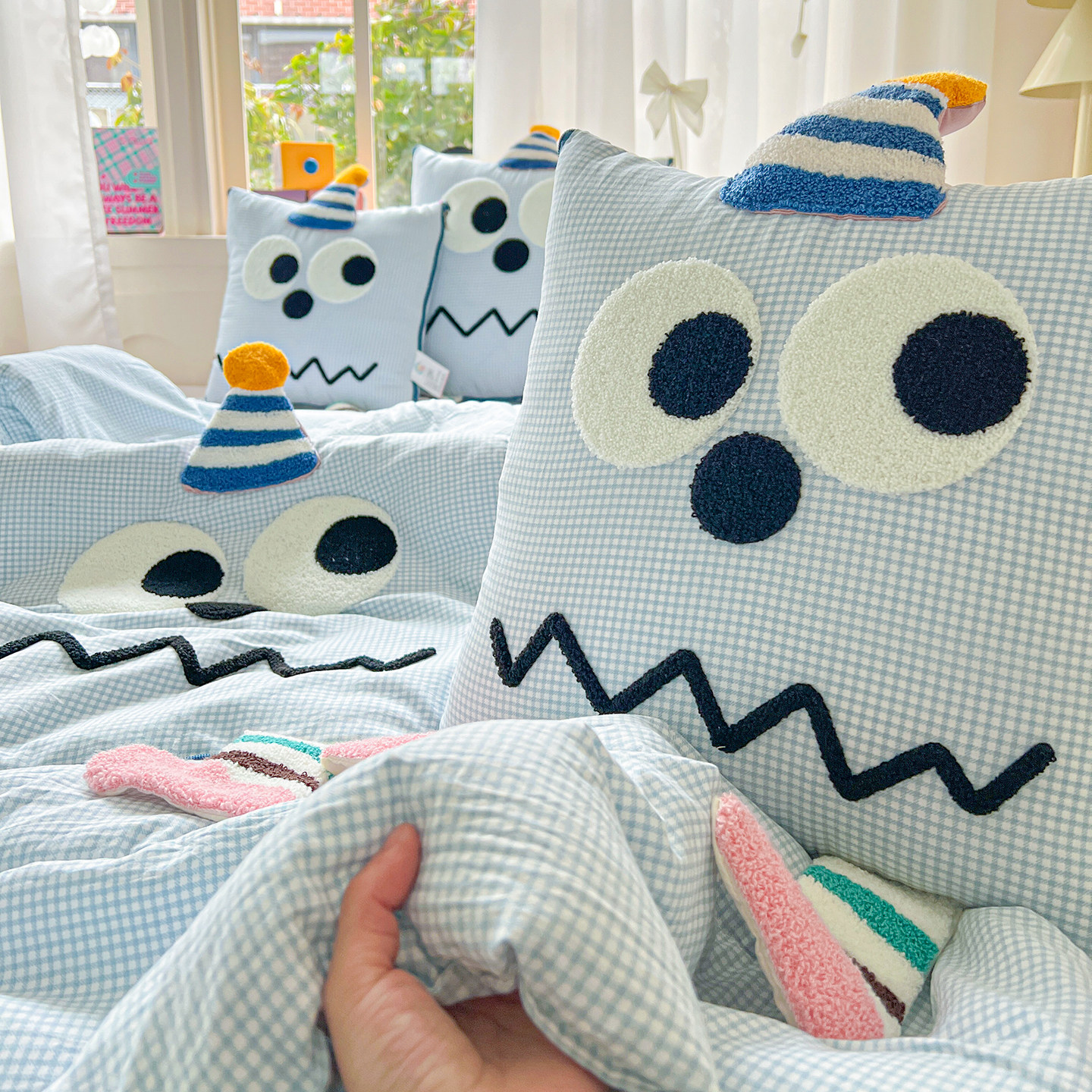 2026新款水洗棉抱枕被子两用办公室午睡毯子二合一可折叠汽车靠垫