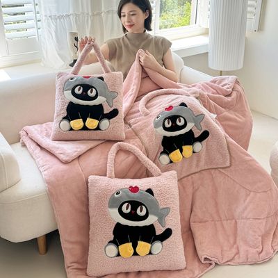 加厚牛奶绒抱枕被子两用