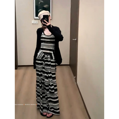 高个子加长黑白条纹显瘦背心裙女