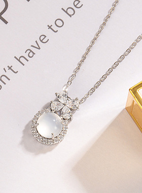 新风格高冷白冰透明镶钻蝴蝶结项坠女生款锁骨链镶嵌彩石玻璃项链