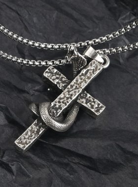 欧美风新款盘蛇十字架吊坠男生潮流百搭高级感嘻哈项链生肖本命年