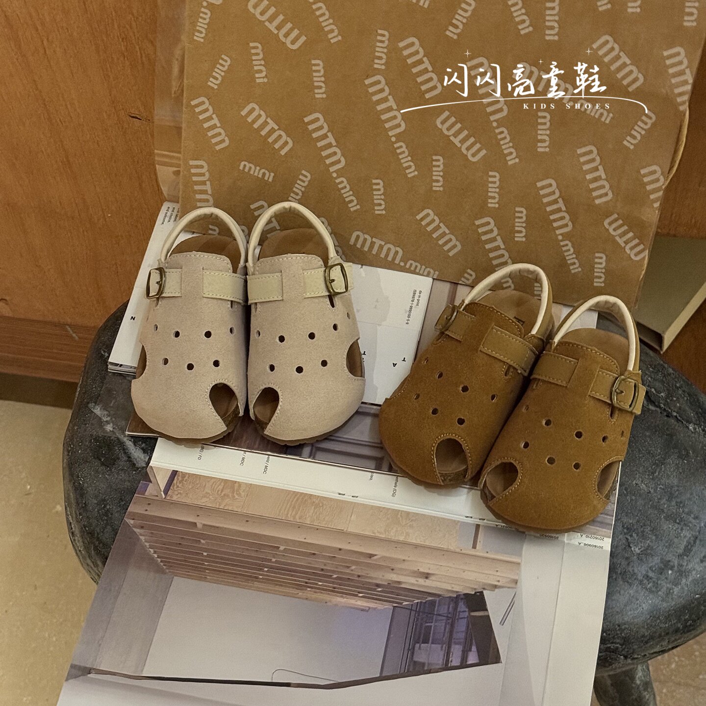 儿童勃肯凉鞋夏季款男童透气洞洞鞋女童休闲沙滩鞋中小童绒皮凉拖