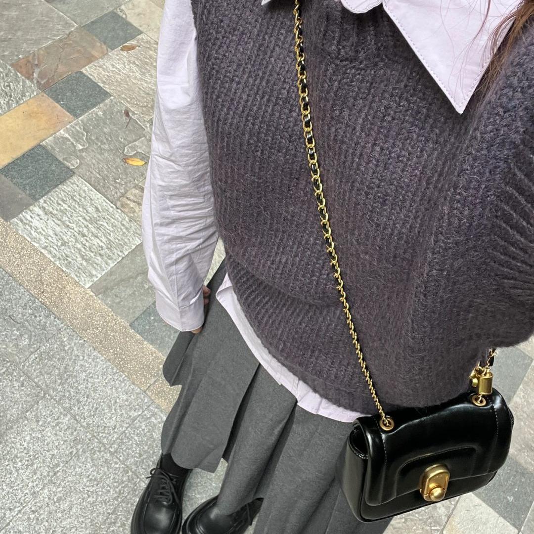 日系文艺范马甲套装女春秋新款小清新开学季毛衣衬衫半身裙三件套