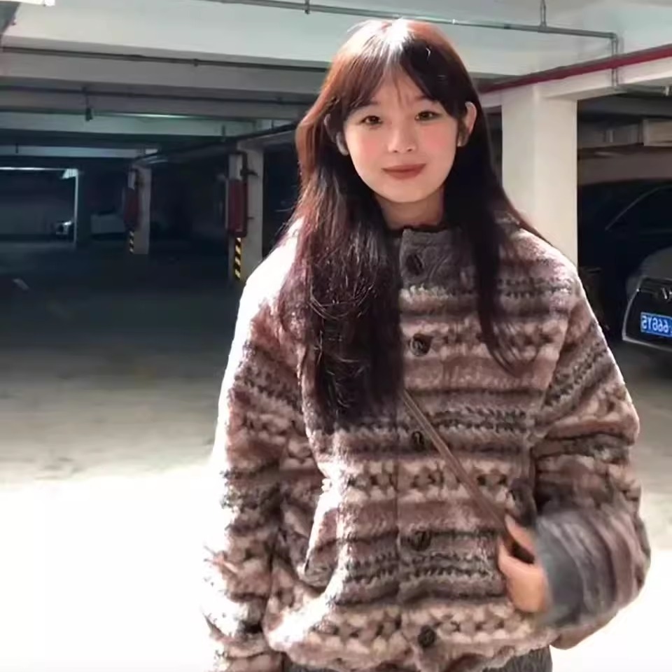 秋冬新款费尔岛毛绒连帽外套