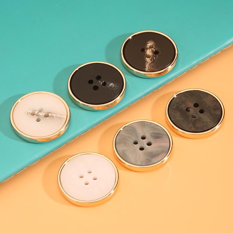 圆形四眼纽扣衣服西装大衣扣子