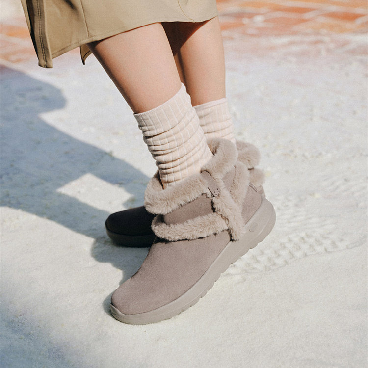 Skechers斯凯奇女子秋冬女款加绒御寒保暖耐磨短靴雪地靴144043