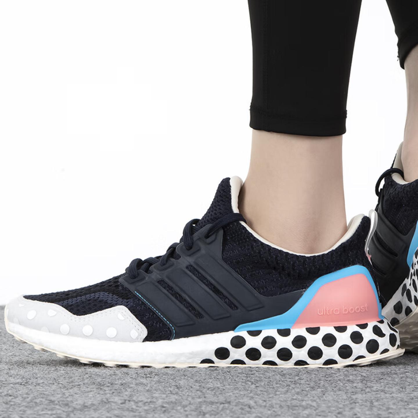 阿迪达斯ULTRABOOST5.0DNA女