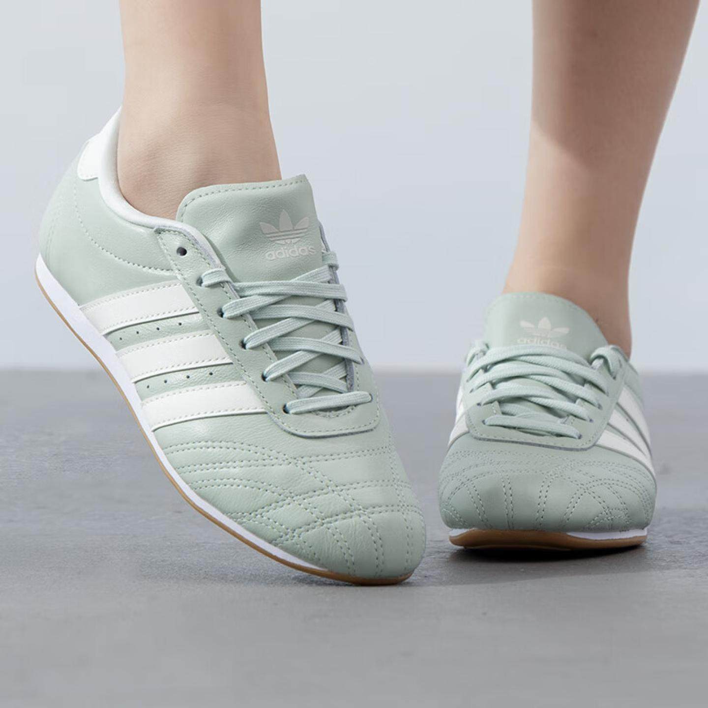 阿迪达斯三叶草运动鞋女鞋