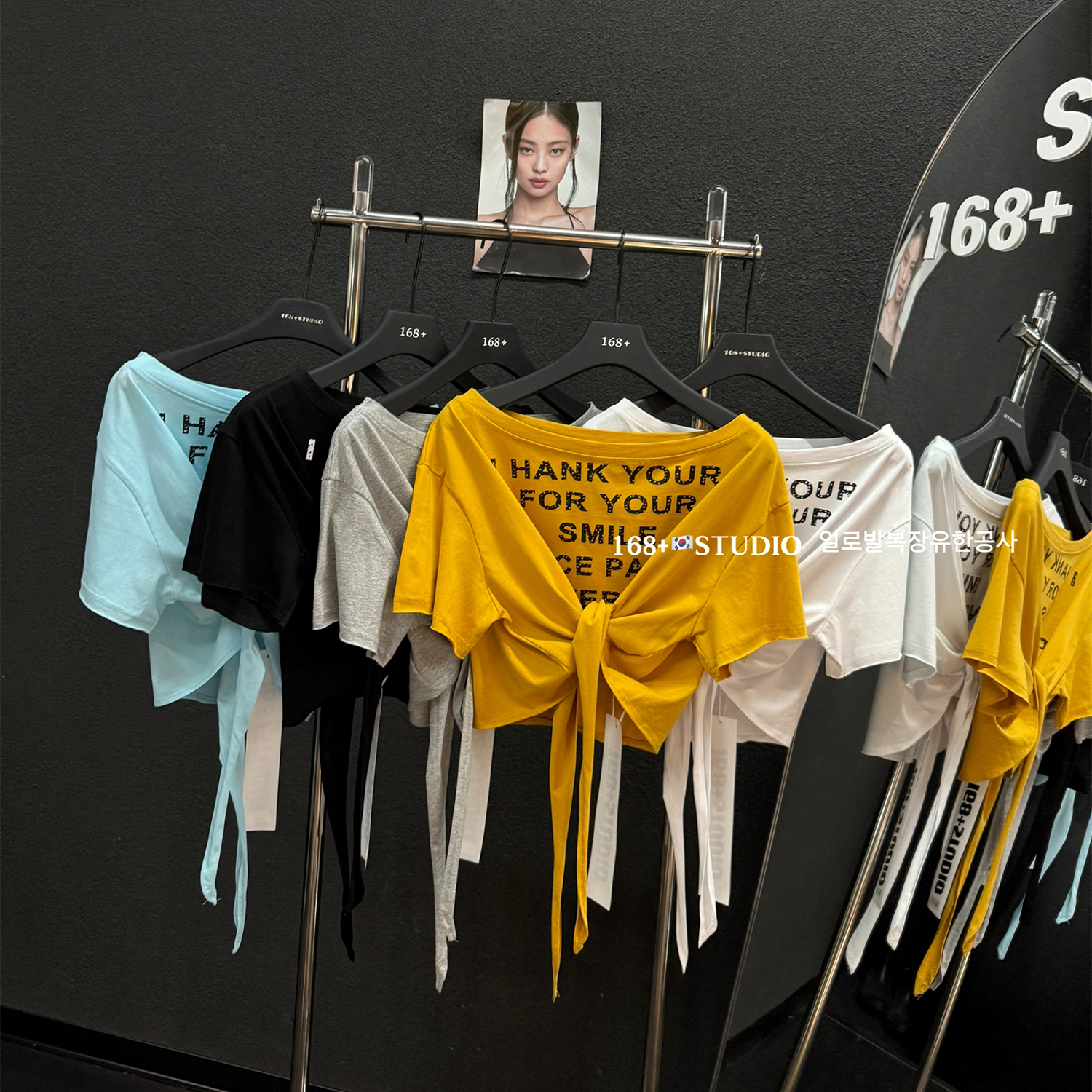 2025夏季新款时髦印花字母短款一字肩短袖t恤女收腰显瘦上衣ins潮