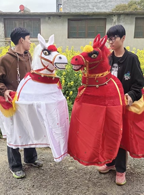 毛驴旱船跑驴竹马红马白马白龙马
