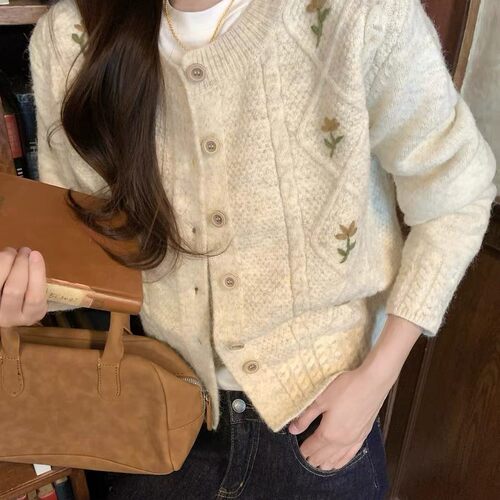 佐梦依立体花朵毛衣