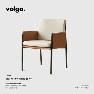 伏尔加丨意式极简餐椅软包靠背椅子家用高端马鞍皮扶手椅设计师款