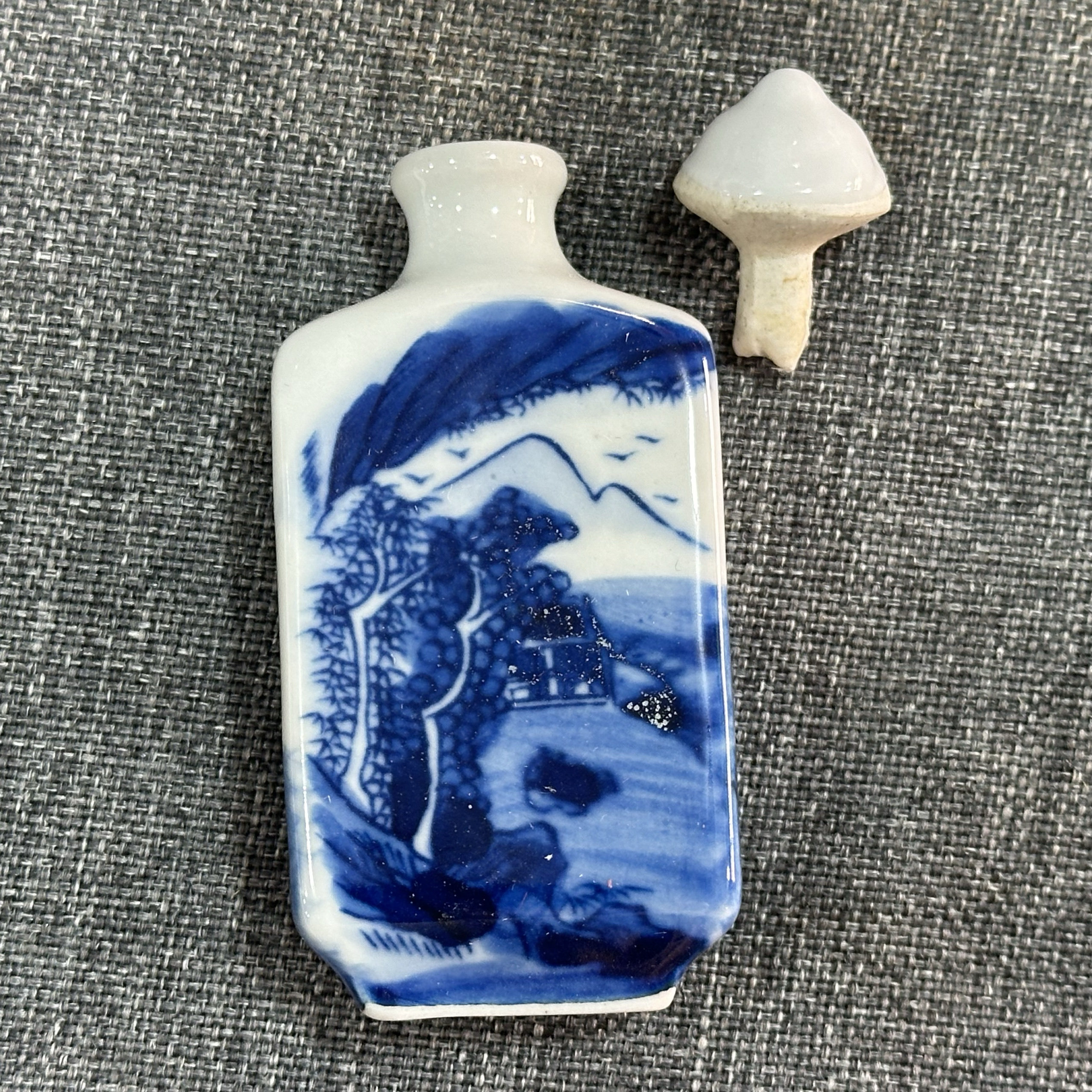 手绘青花鼻烟壶把玩古董老货鼻烟内画鼻烟壶
