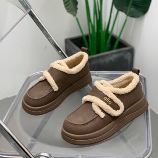 2025冬季新款百搭真皮韩版加绒厚底勃肯鞋女保暖日常通勤休闲鞋